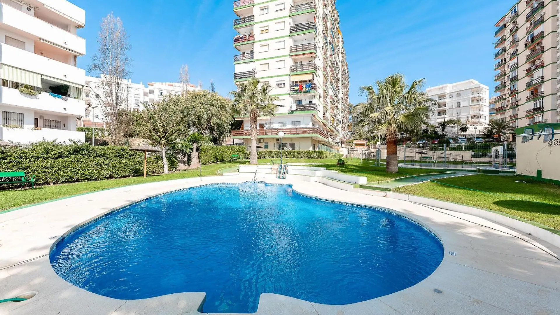 797 Holiday Rentals - Acogedor Apartamento Con Hermosas Vistas ベナルマデナ アパート