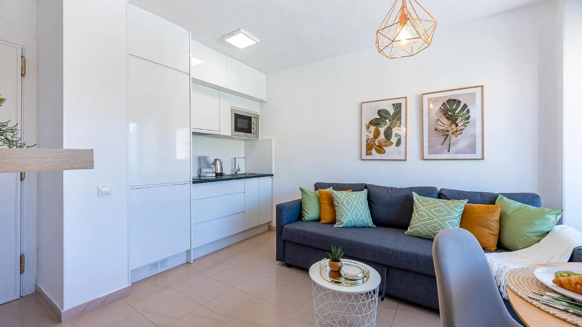 797 Holiday Rentals - Acogedor Apartamento Con Hermosas Vistas ベナルマデナ 0*,