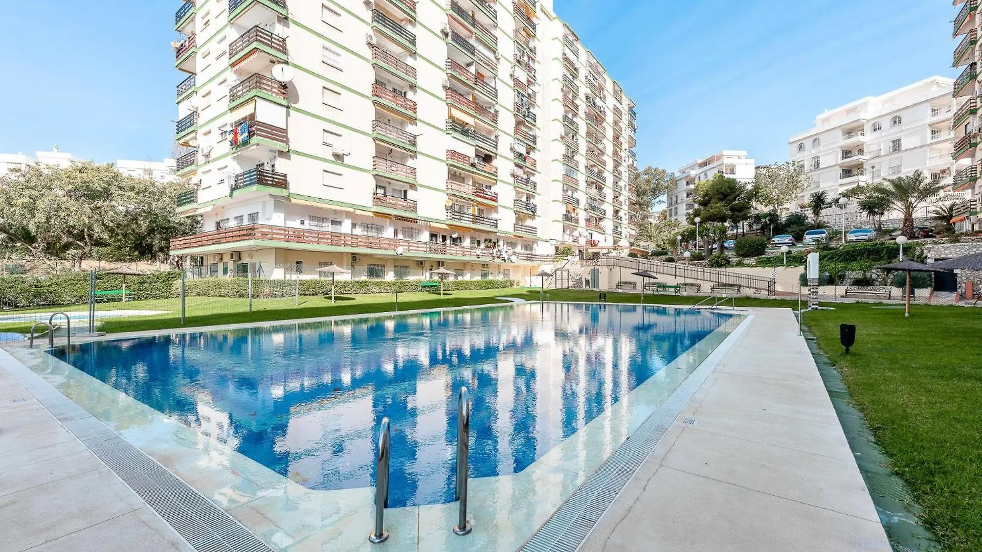 797 Holiday Rentals - Acogedor Apartamento Con Hermosas Vistas ベナルマデナ アパート