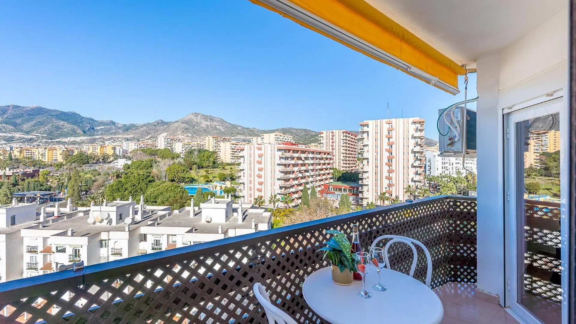 797 Holiday Rentals - Acogedor Apartamento Con Hermosas Vistas ベナルマデナ