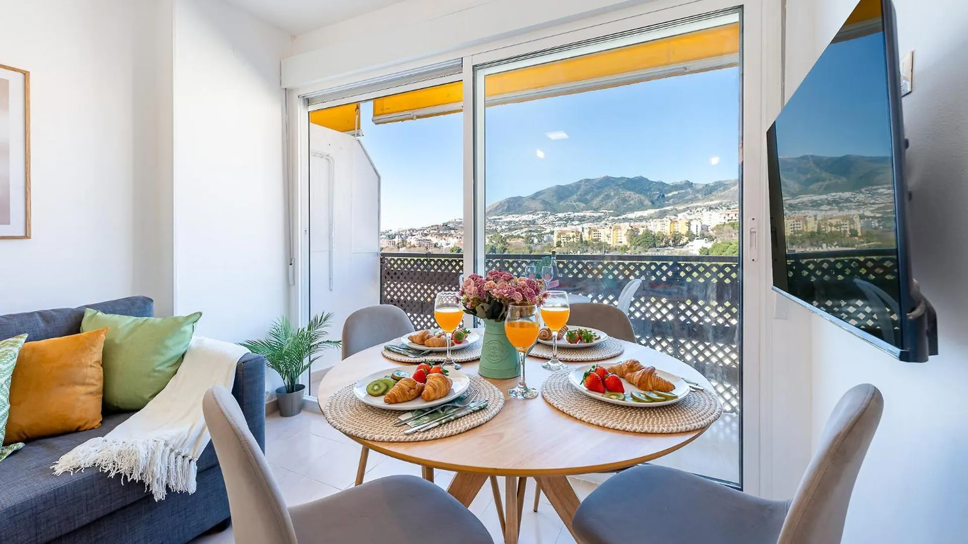 797 Holiday Rentals - Acogedor Apartamento Con Hermosas Vistas ベナルマデナ