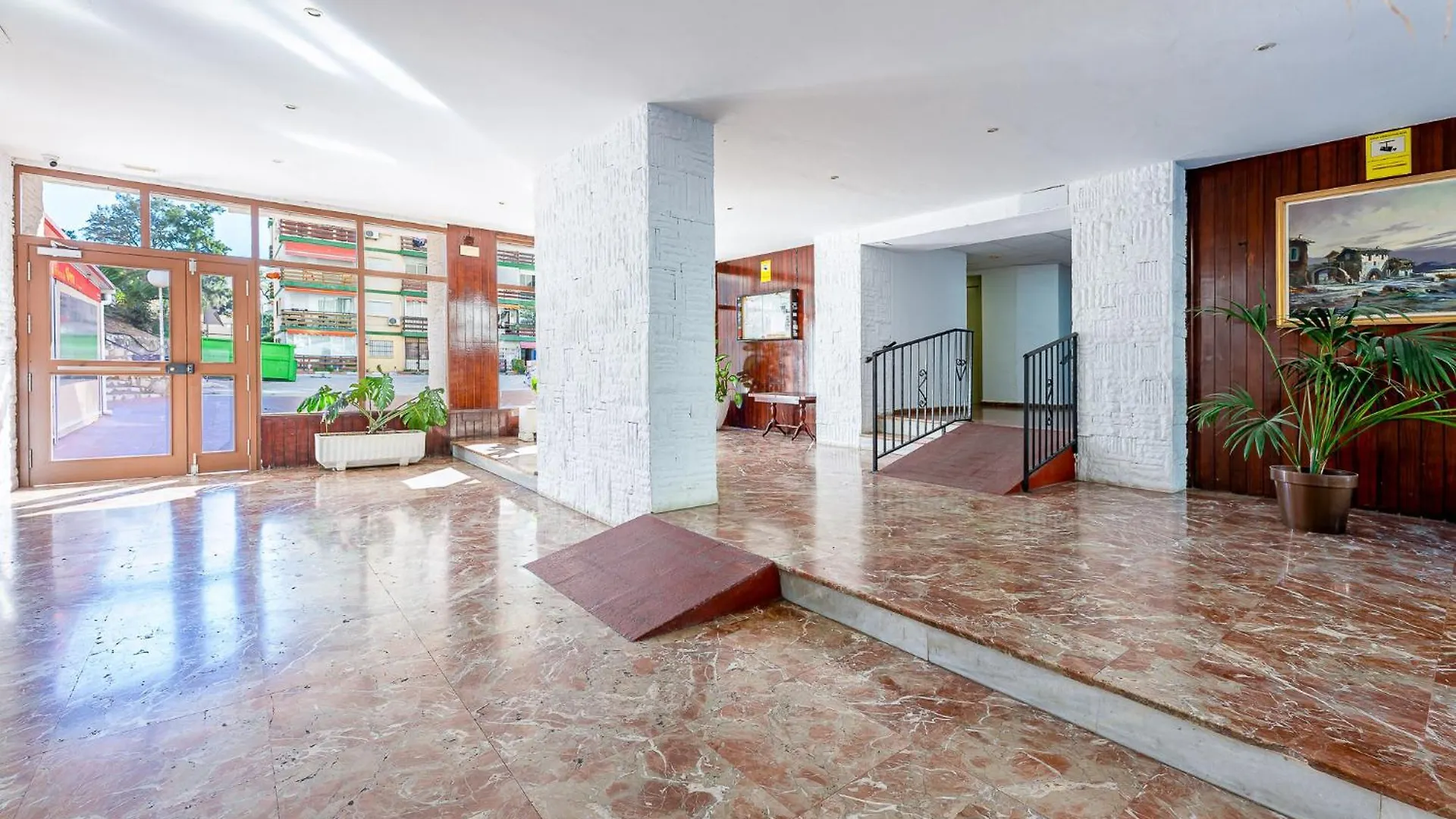 公寓 797 Holiday Rentals - Acogedor Apartamento Con Hermosas Vistas 贝纳尔马德纳