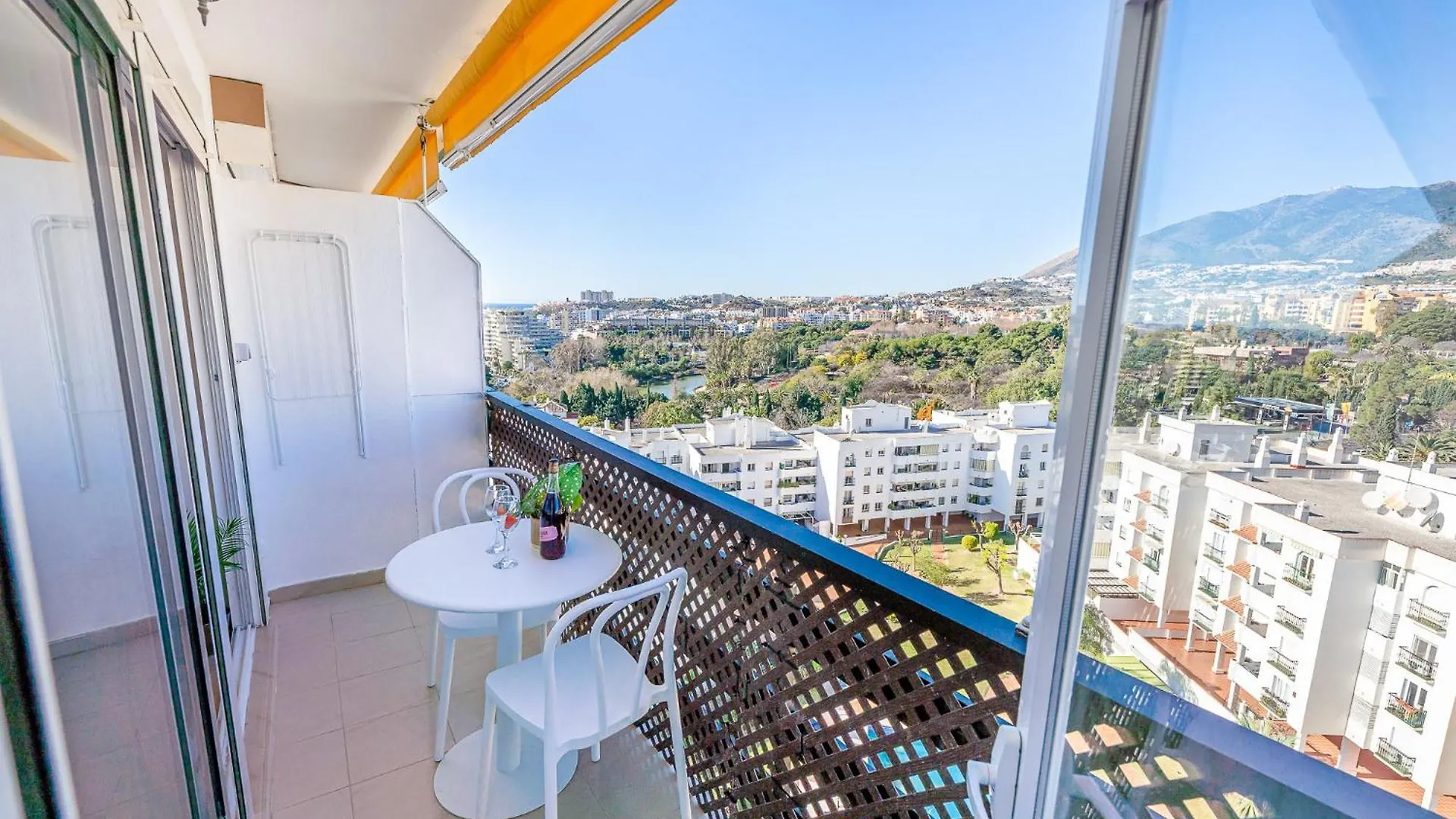 Apartment 797 Holiday Rentals - Acogedor Apartamento Con Hermosas Vistas Benalmadena Spain